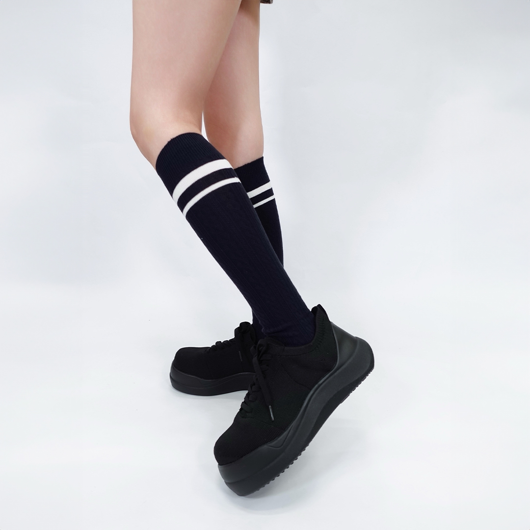 ストレッチニットスニーカー ブラック/ブラック サイズ: レディースS（~22.5cm）