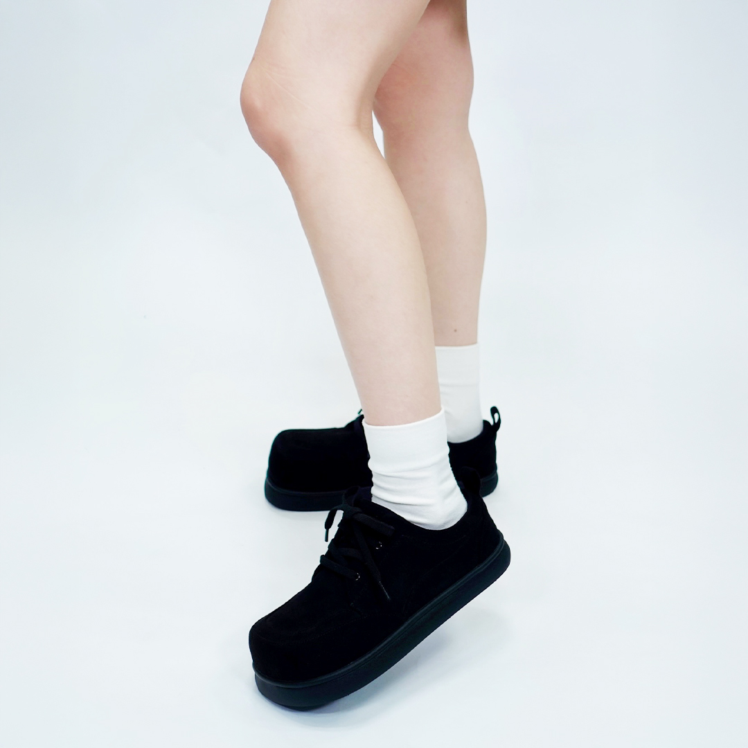 レースアップスニーカー ブラック/ブラック サイズ: レディースS（~23.0cm）