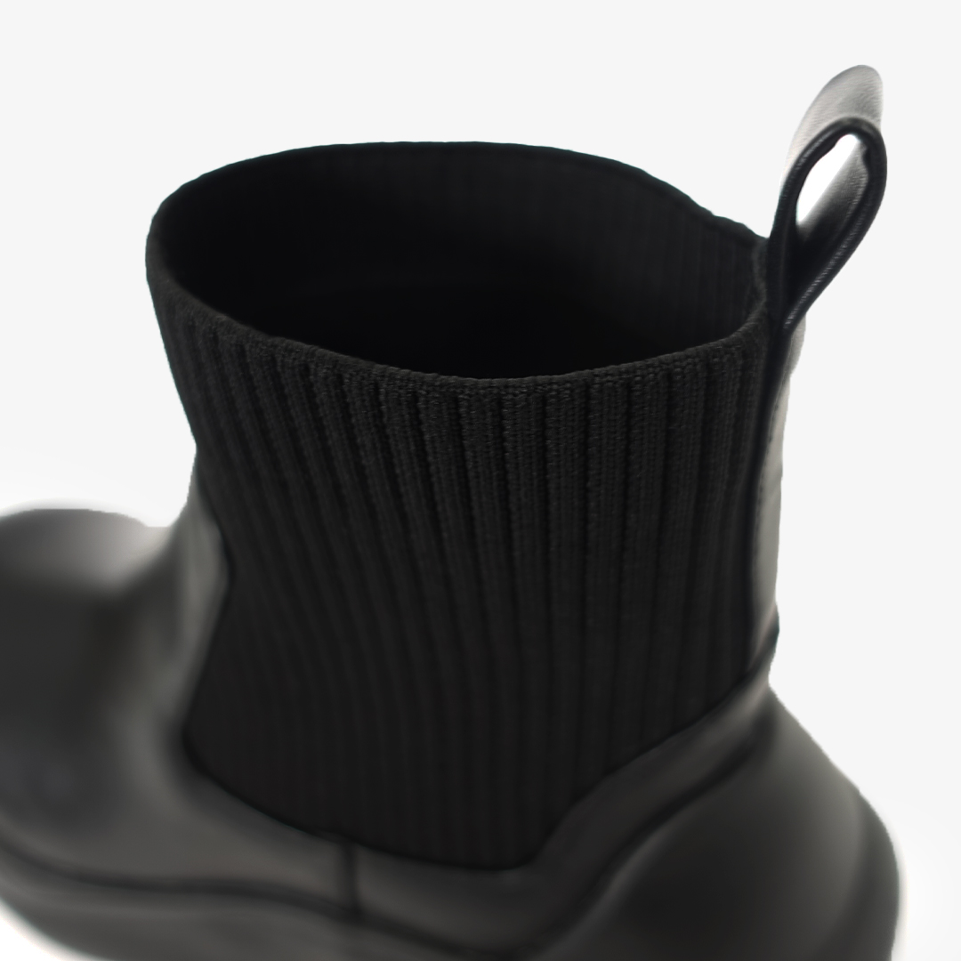 リブニットスニーカーブーツ ブラック/ブラック サイズ: レディースS（~22.5cm）