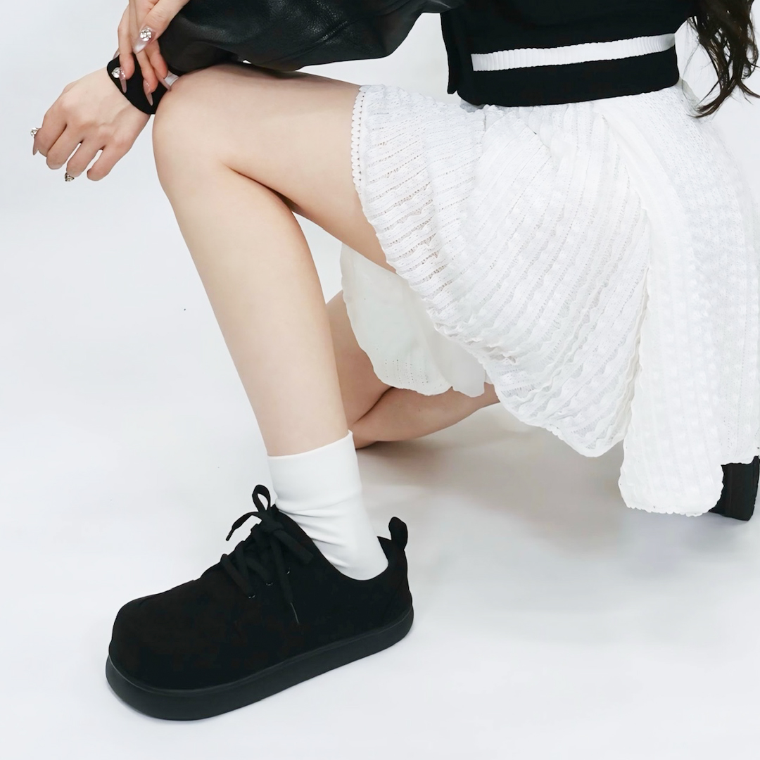 レースアップスニーカー ブラック/ブラック サイズ: レディースS（~23.0cm）