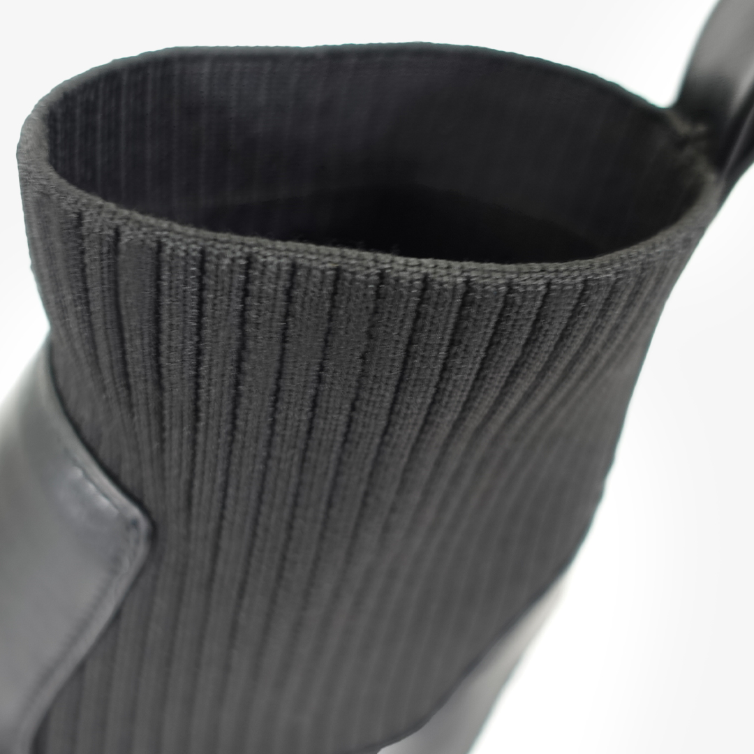 リブニットスニーカーブーツ ブラック/ホワイト サイズ: レディースS（~22.5cm）