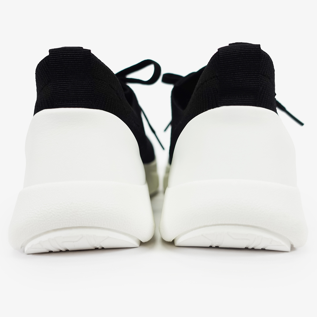 ストレッチニットスニーカー ブラック/ホワイト サイズ: レディースS（~22.5cm）