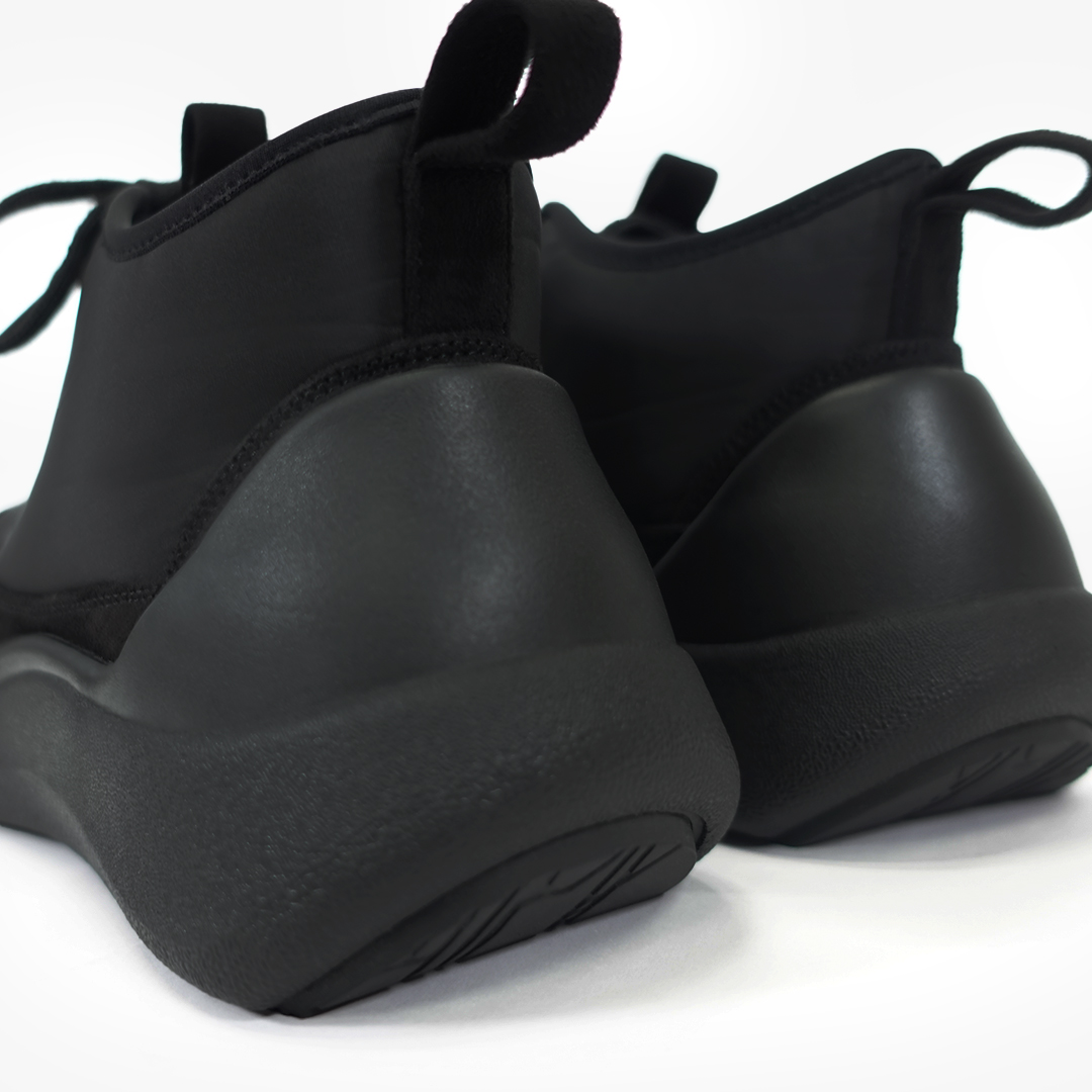 【即納】エアースニーカー ブラック/ブラック サイズ: レディースS（~23.0cm）