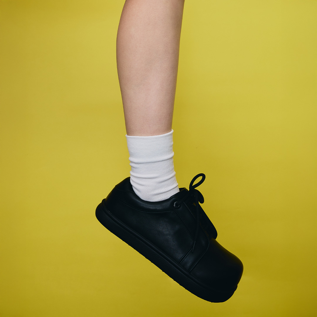 コートスニーカー ブラック/ブラック | Racbaki