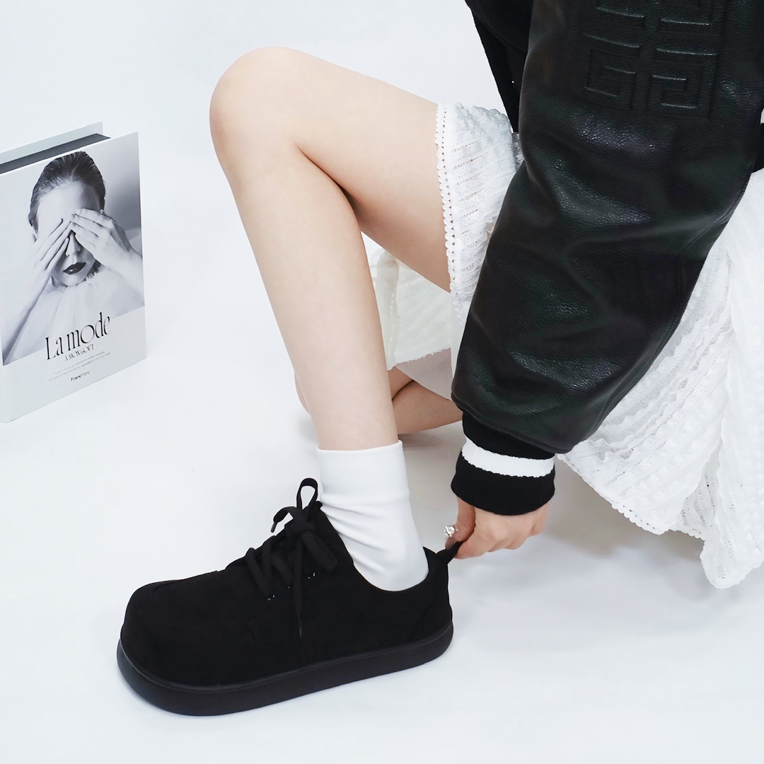 レースアップスニーカー ブラック/ブラック サイズ: レディースS（~23.0cm）