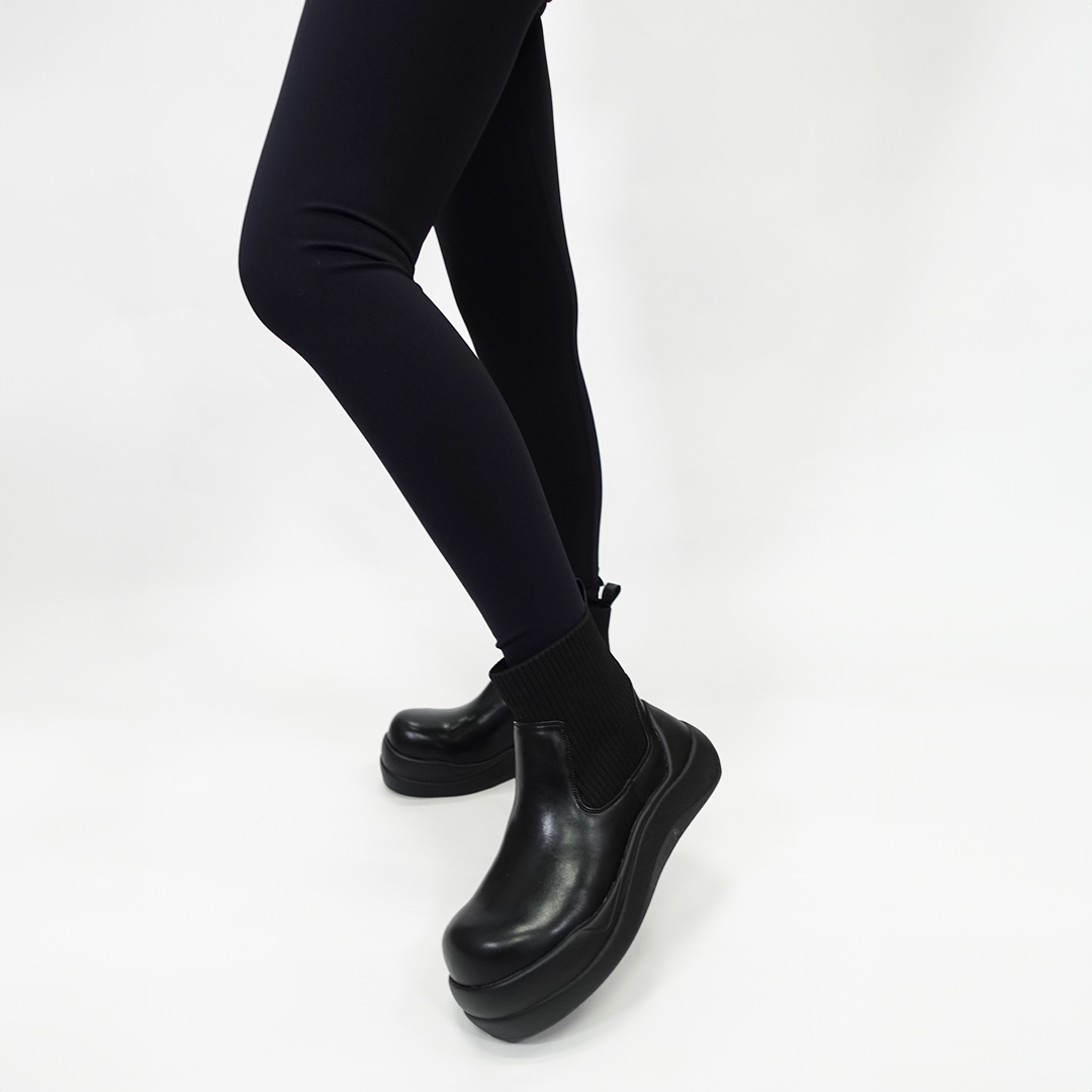 リブニットスニーカーブーツ ブラック/ブラック サイズ: レディースS（~22.5cm）