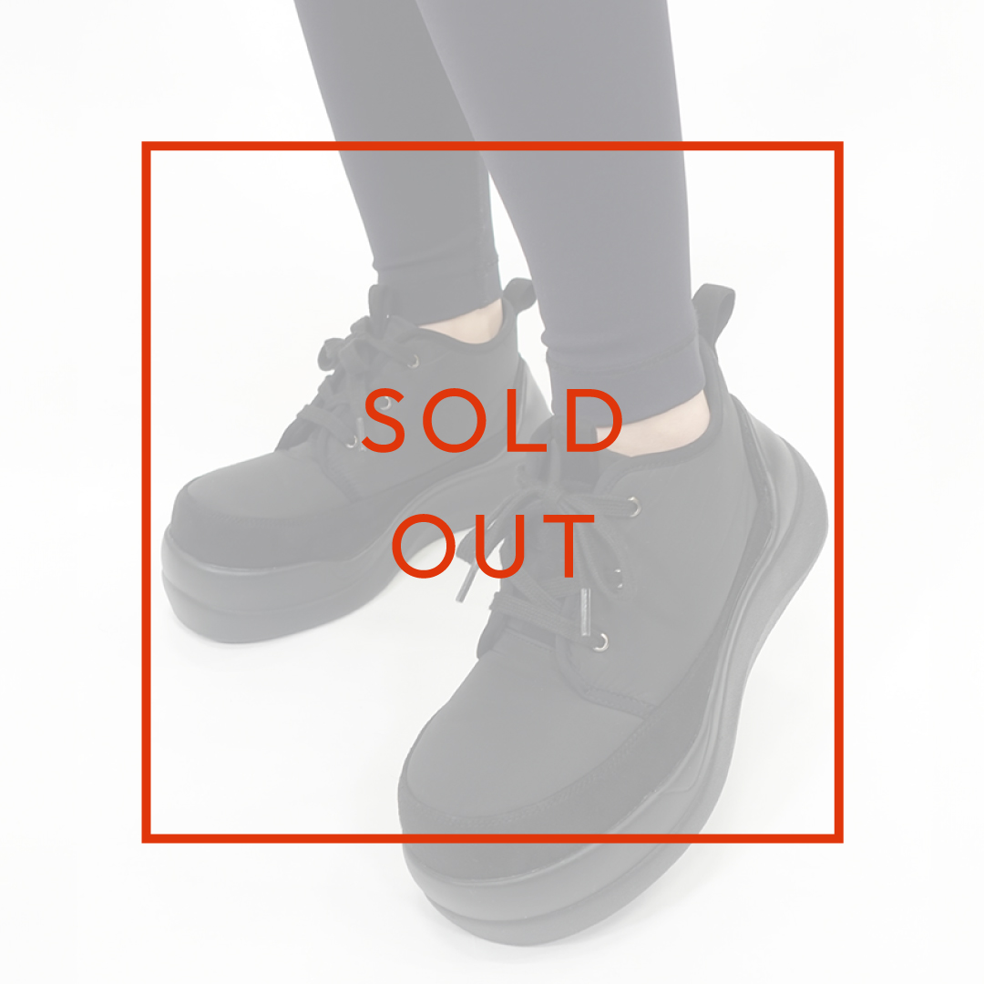 エアースニーカー ブラック/ブラック