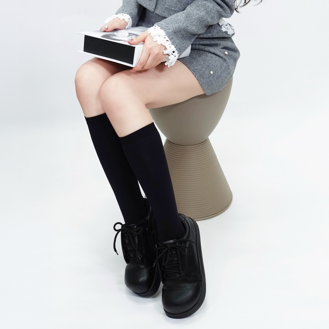 コートスニーカー ブラック/ブラック サイズ: レディースS（~23.0cm）