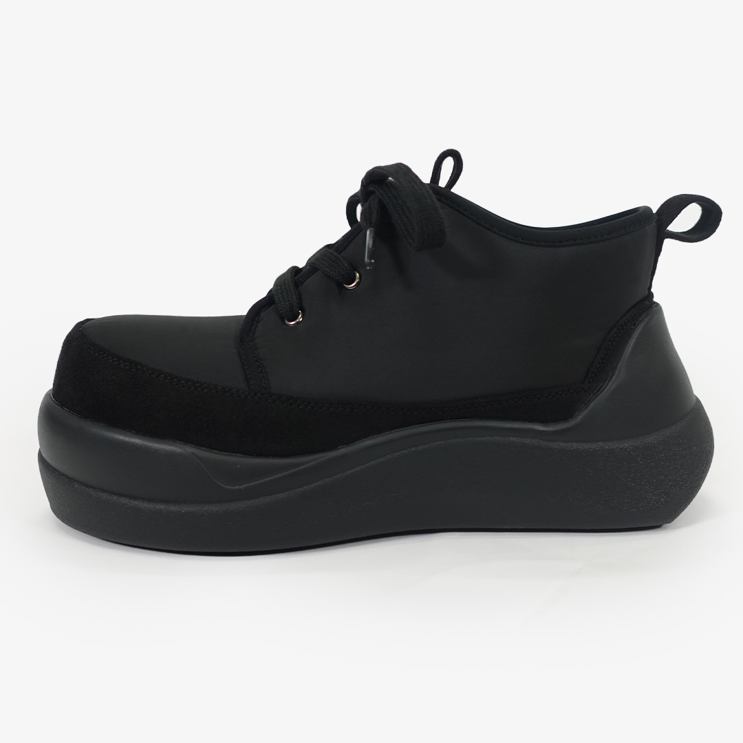 【即納】エアースニーカー ブラック/ブラック サイズ: レディースS（~23.0cm）