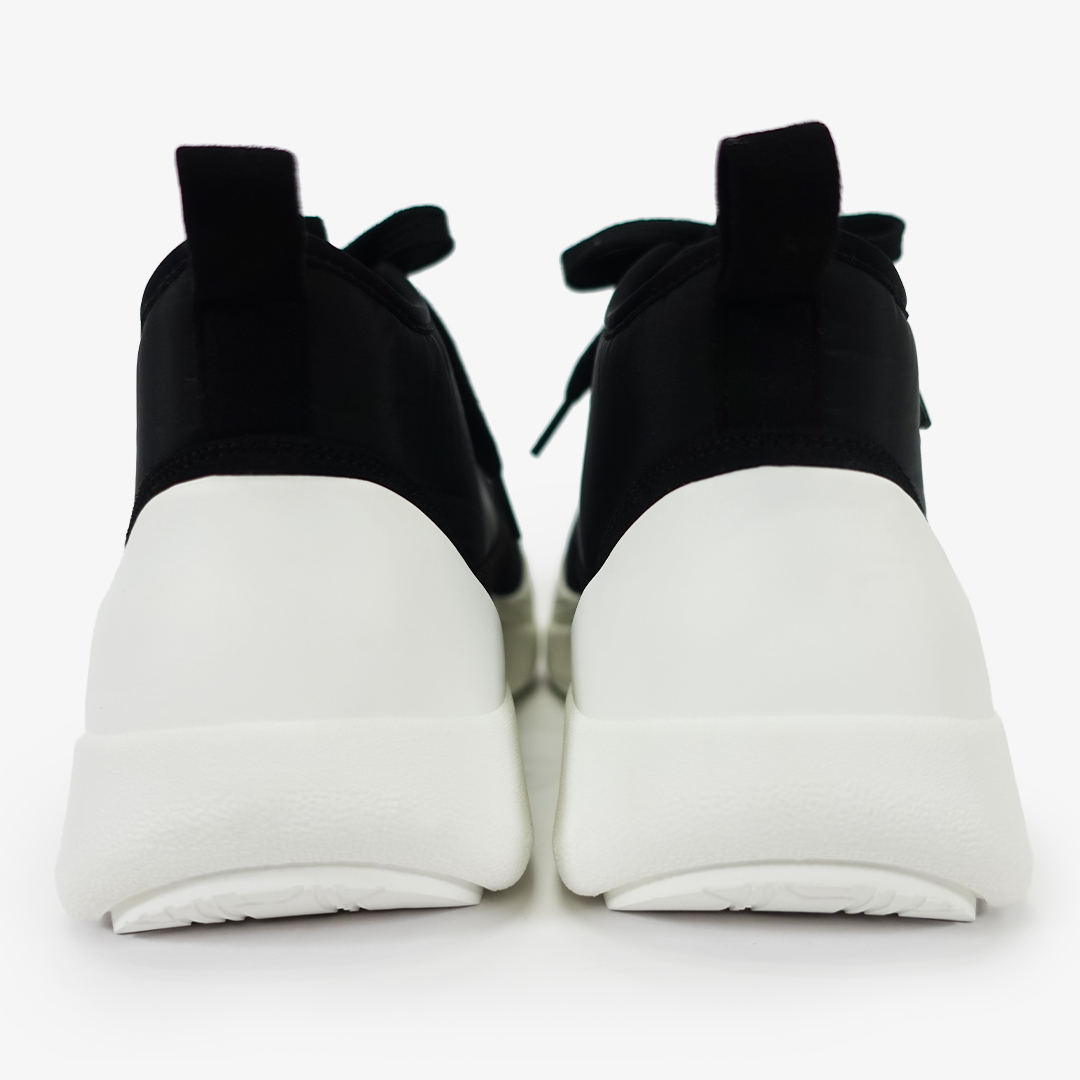 【即納】エアースニーカー ブラック/ホワイト サイズ: レディースS（~23.0cm）