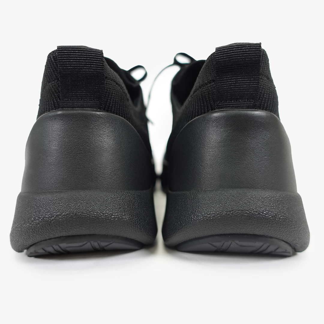 ストレッチニットスニーカー ブラック/ブラック サイズ: レディースS（~22.5cm）