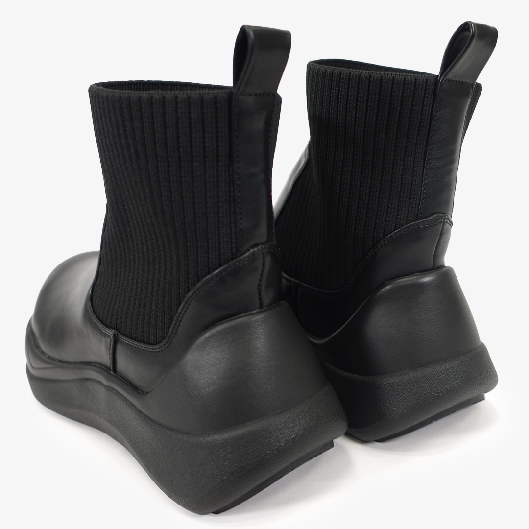 リブニットスニーカーブーツ ブラック/ブラック サイズ: レディースS（~22.5cm）