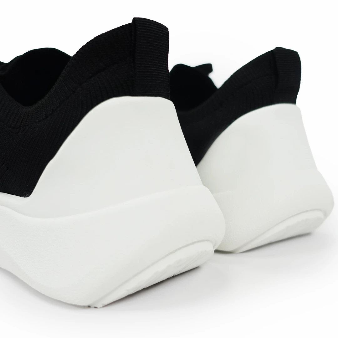 ストレッチニットスニーカー