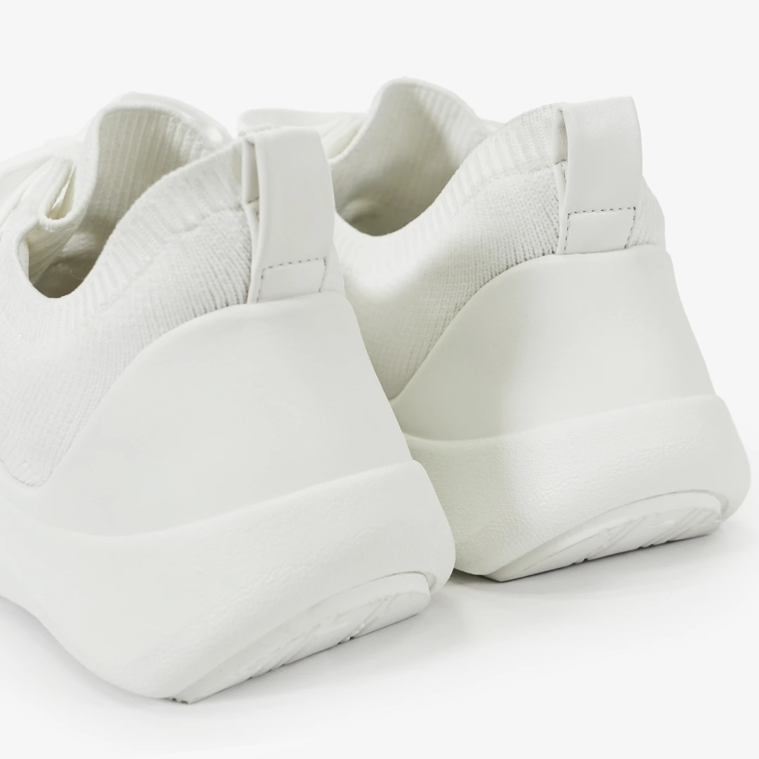 ストレッチニットスニーカー