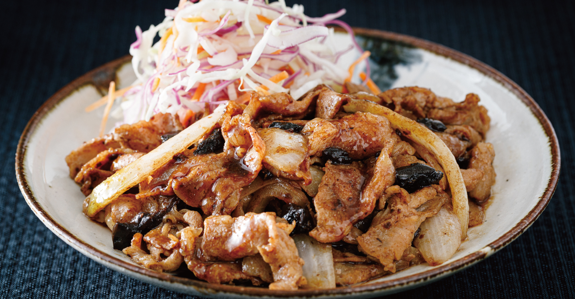 【10月限定の月替わりセット】食欲の秋パワーセット 黒にんにくの生姜焼きの料理写真