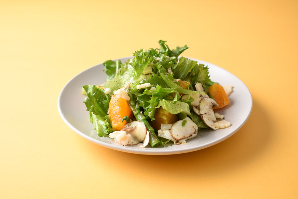 アスパラガスとマッシュルームとたんかんのサラダ