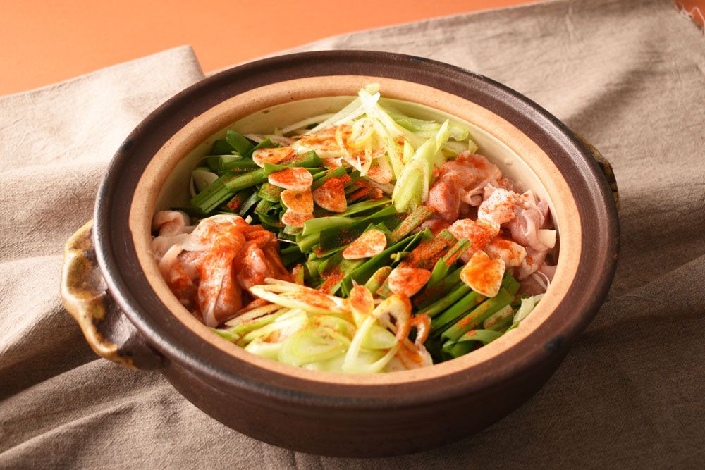 鶏もも肉とニラのピリ辛鍋