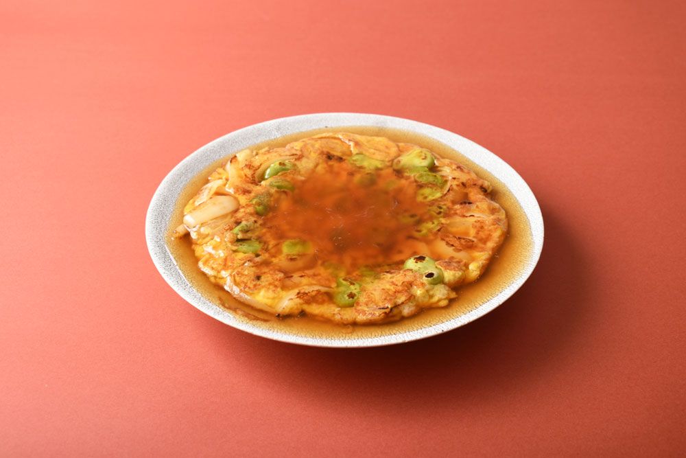 そら豆と新玉ねぎのかに玉あんかけ