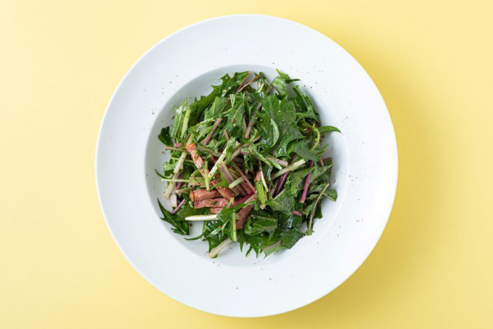 赤水菜とベーコンの熱々粒マスタードドレッシング
