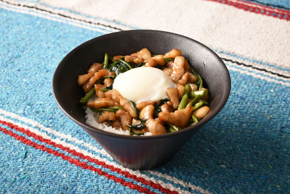 空芯菜と豚バラ肉の魯肉飯(ルーローハン)