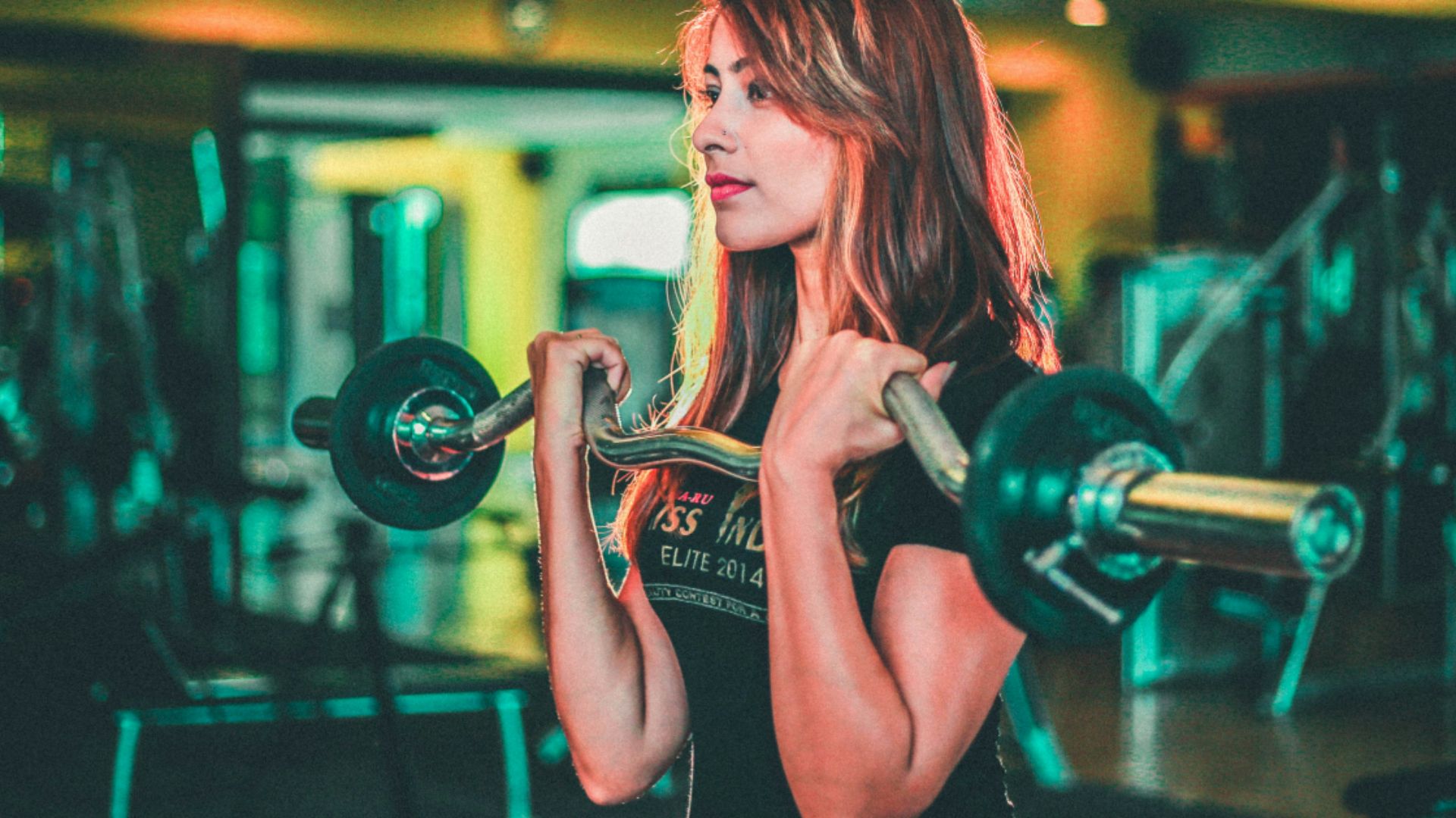 トレーニング中の女性