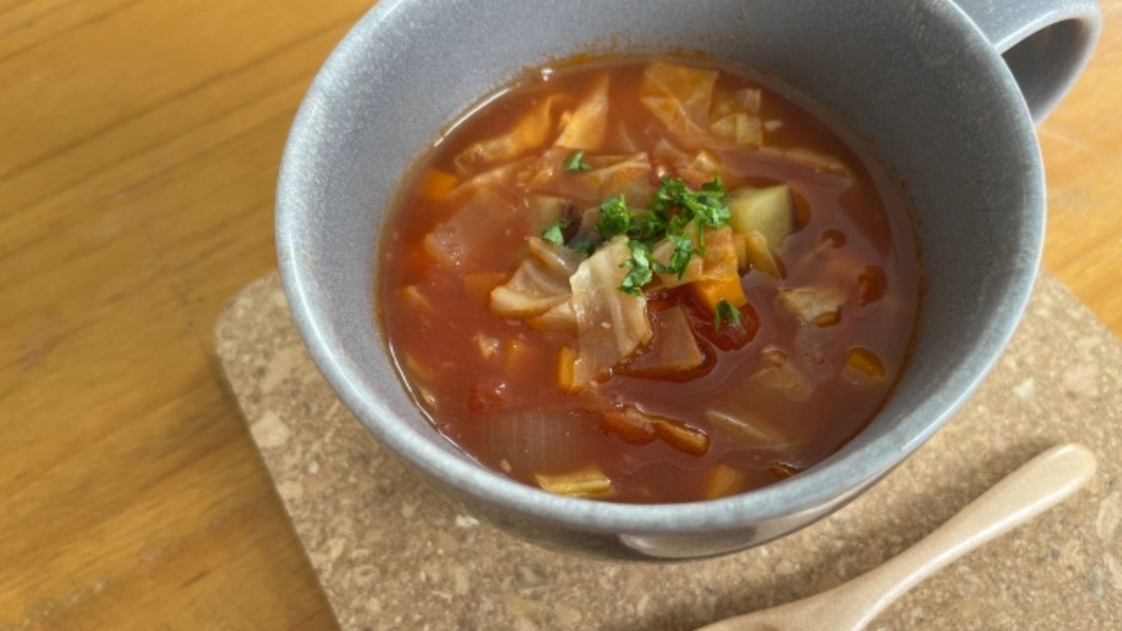 温かい野菜スープ