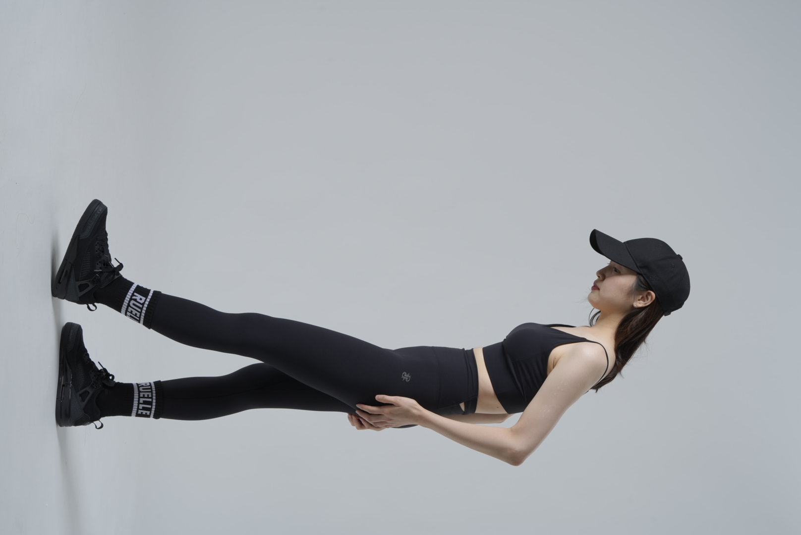 Aeral Back Cross Leggings SIZE: XS, カラー: Black