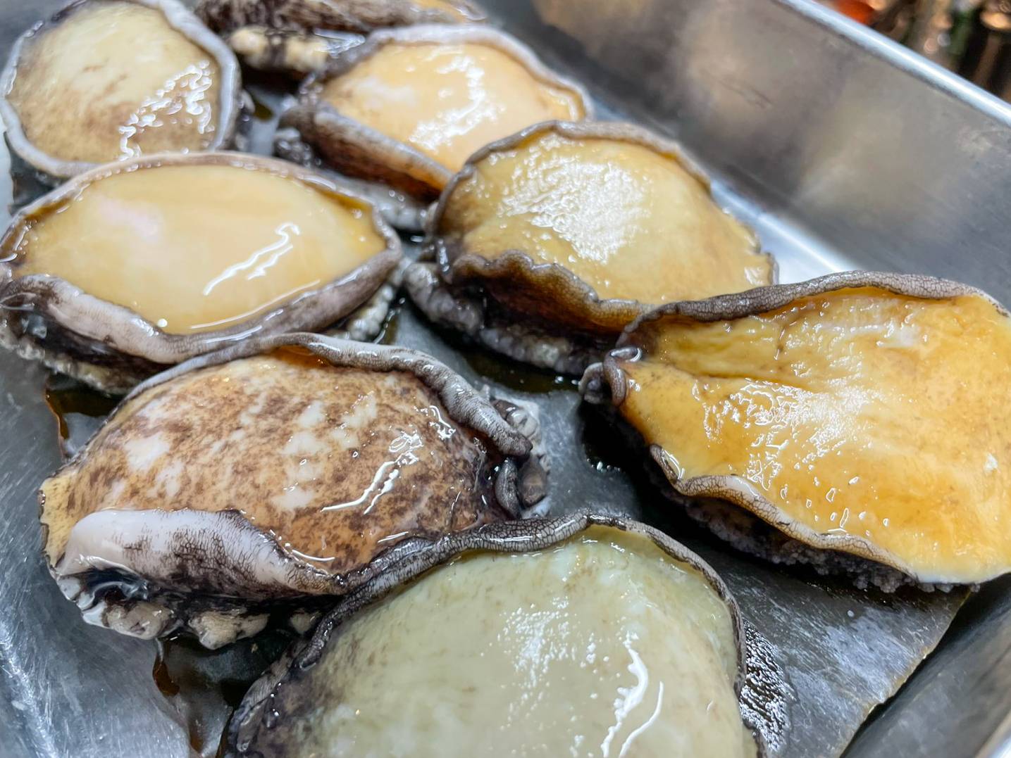 【魚匠の逸品】蝦夷あわびの酒蒸し