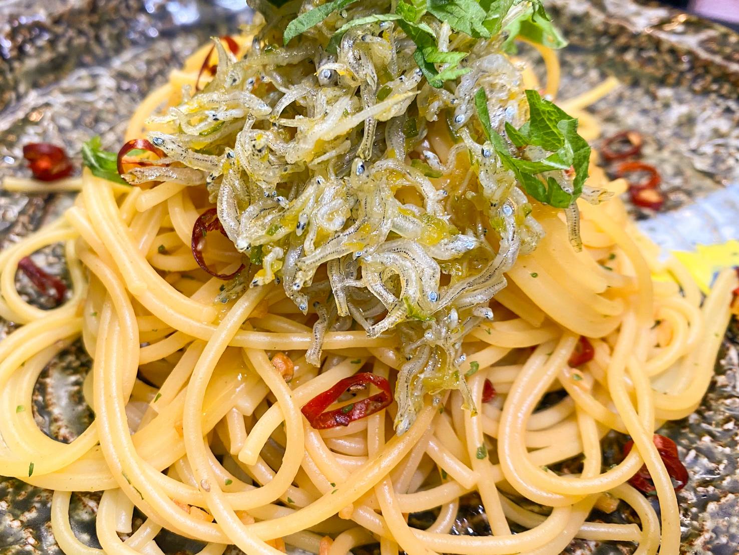 【香り極まる】ちりめんじゃこの特製柚子胡椒オイル漬け