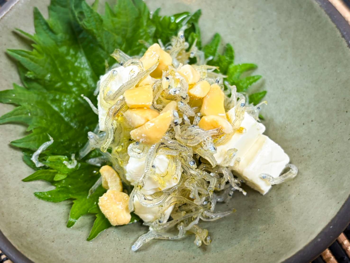 【香り極まる】ちりめんじゃこの特製柚子胡椒オイル漬け