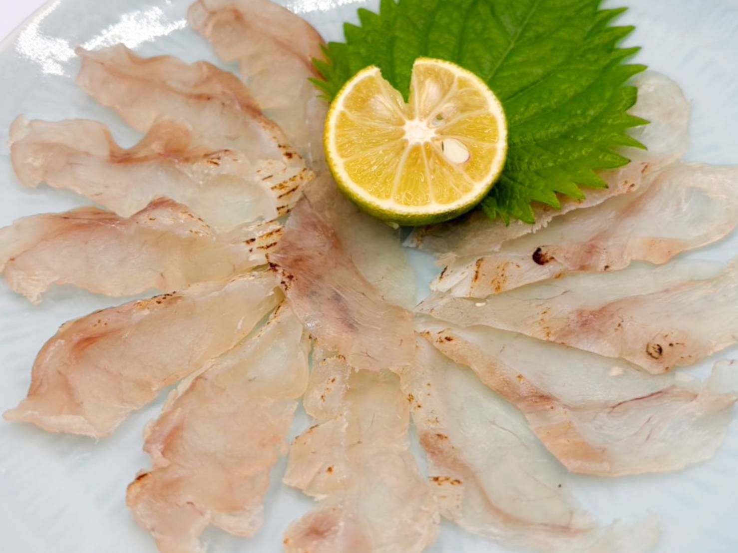 【魚匠の逸品】天然とらふぐ大吟昆布〆～生ハム仕立て