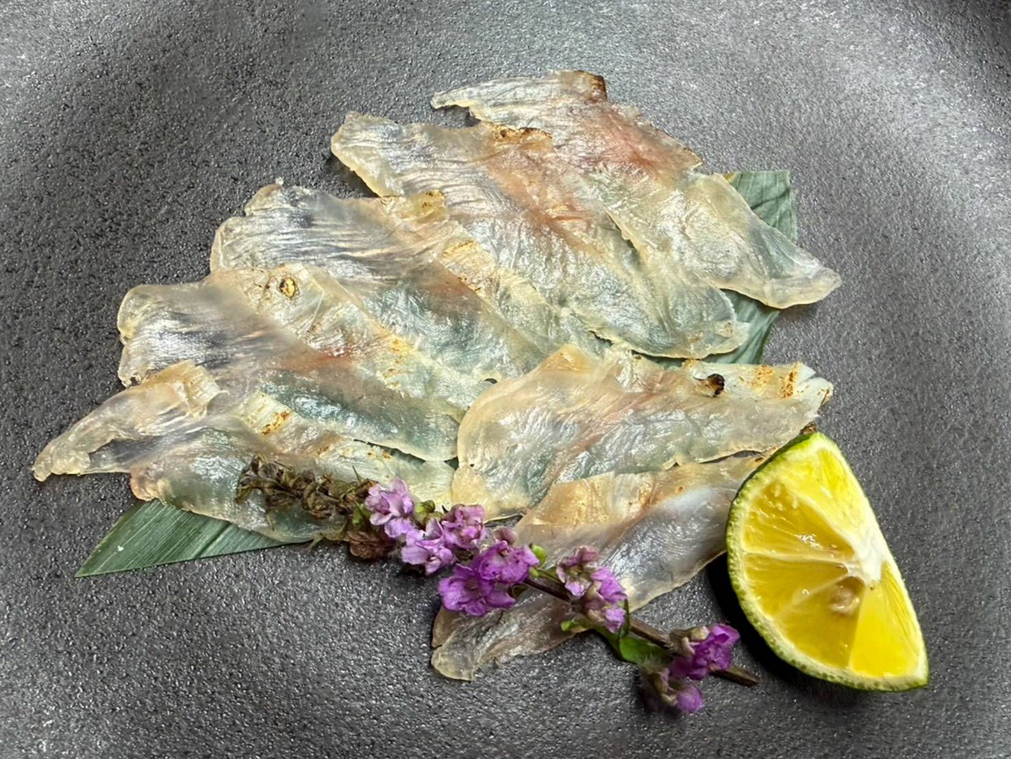 【魚匠の逸品】天然とらふぐ大吟昆布〆～生ハム仕立て