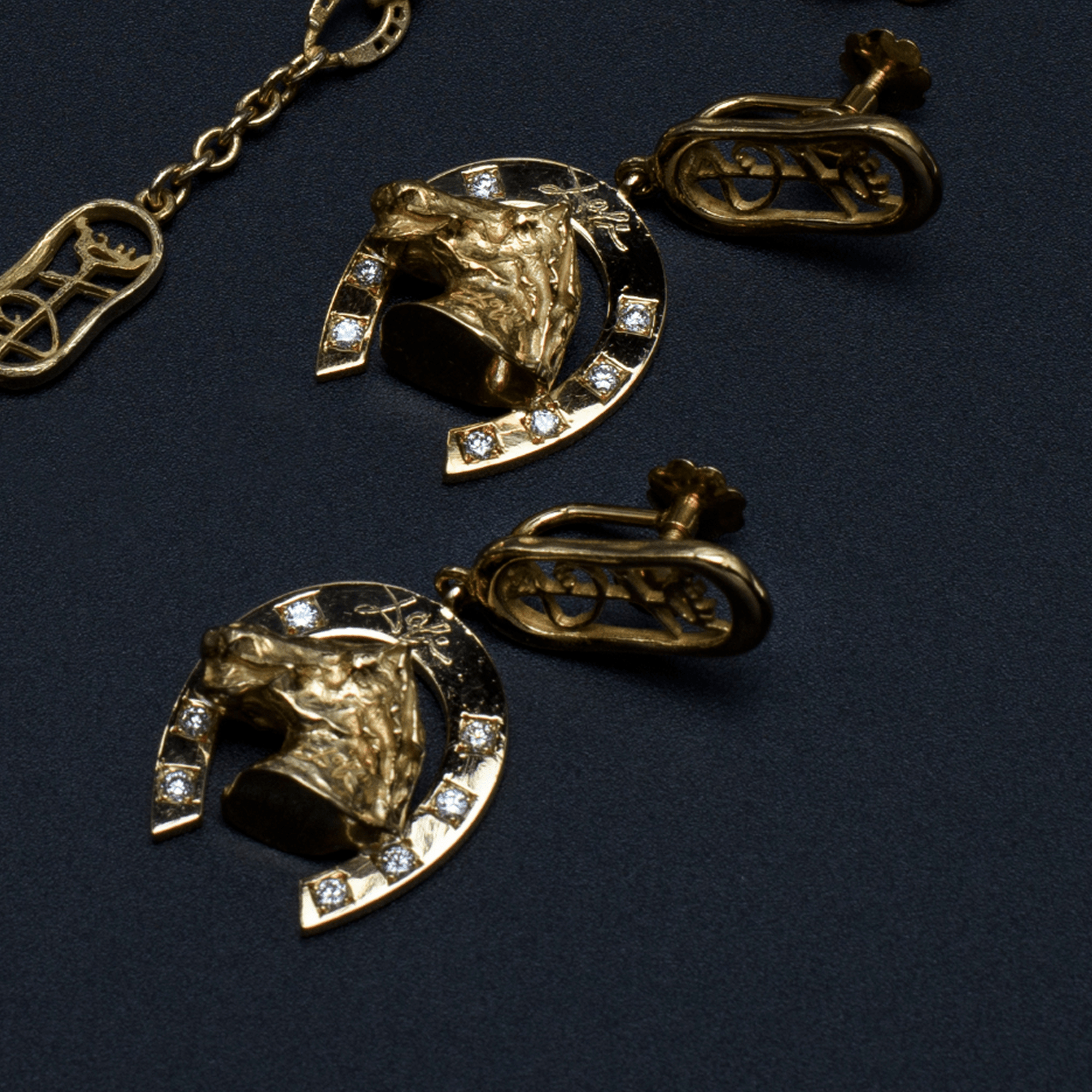 Head Horse EARRINGS GOLD Diamond
