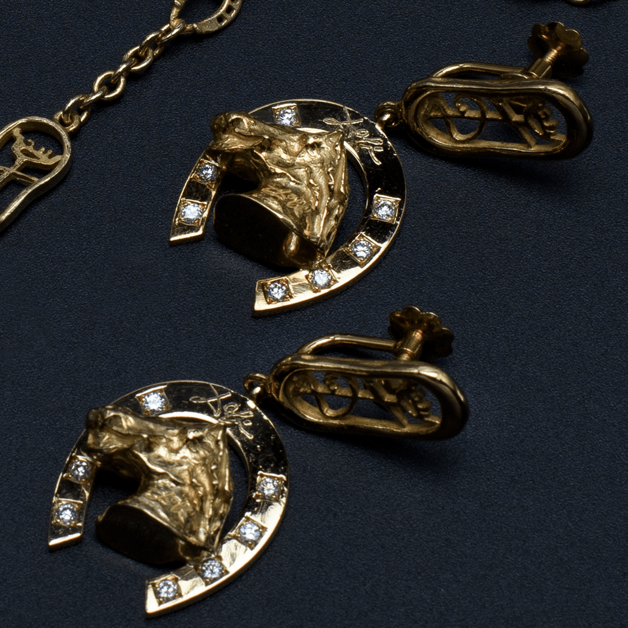 Head Horse EARRINGS GOLD Diamond