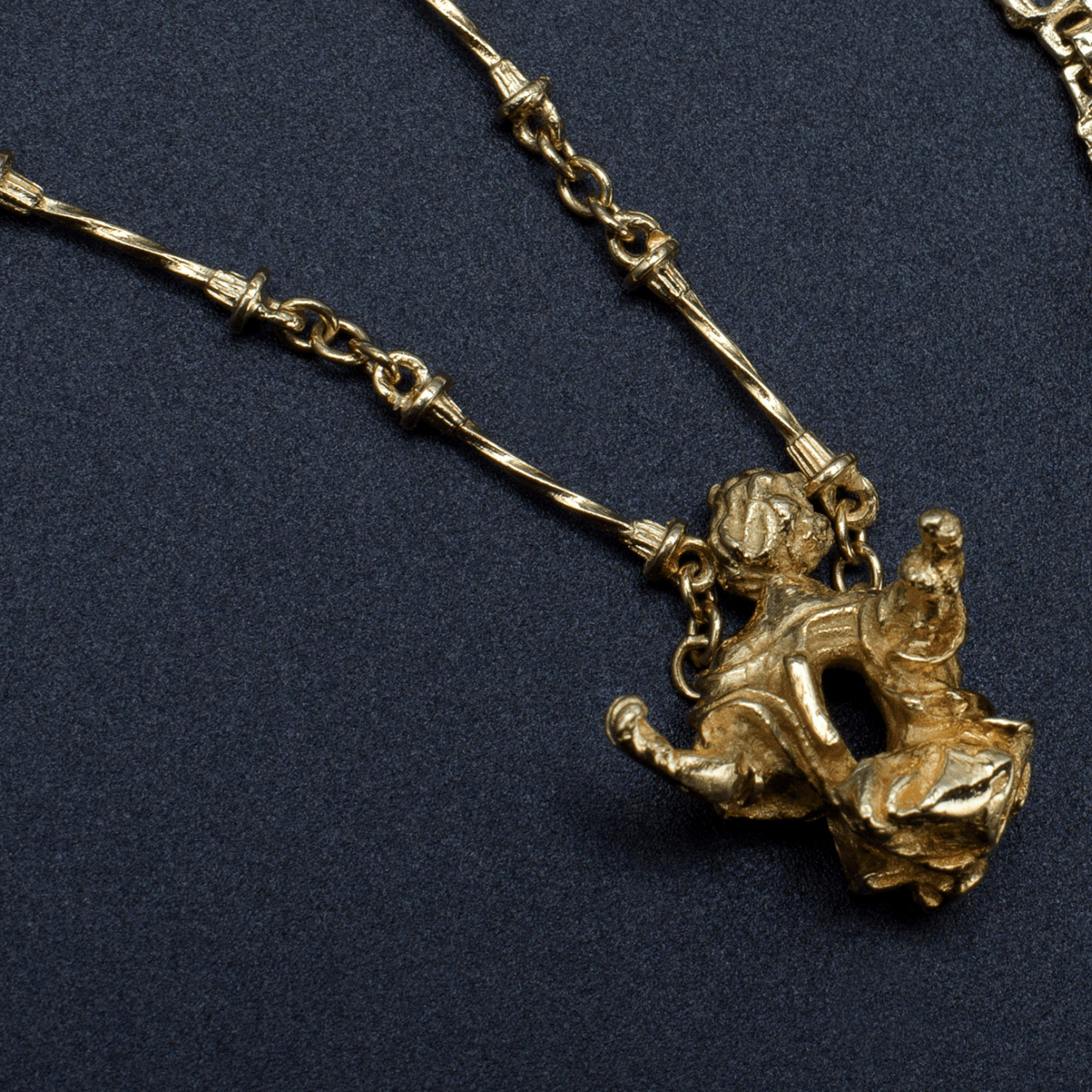 Madonna PENDANT GOLD  Diamond