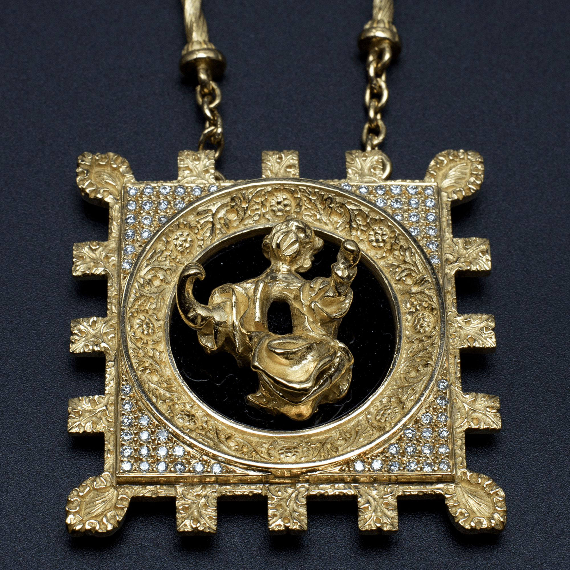 Madonna PENDANT GOLD Diamond Onyx