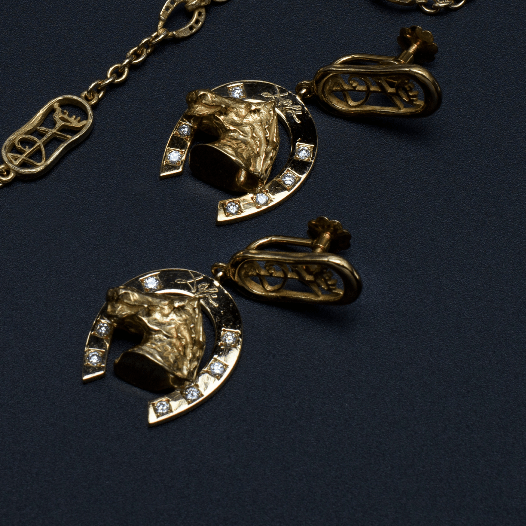 Head Horse EARRINGS GOLD Diamond