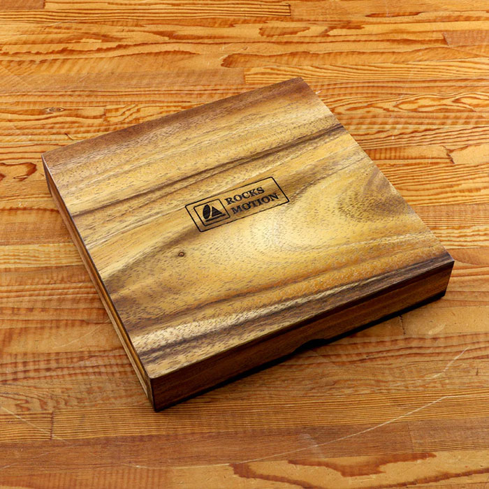 Rocks Motion ロックスモーション 木製 リバーシゲーム RM-RVS 1個