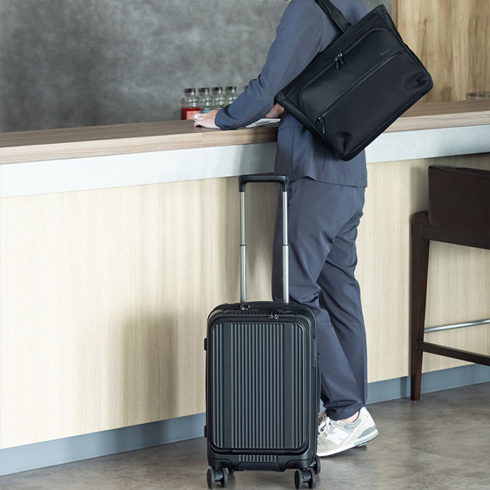 BERMAS バーマス インターシティBS フロントオープンファスナー 37L 50cm 60555 1個