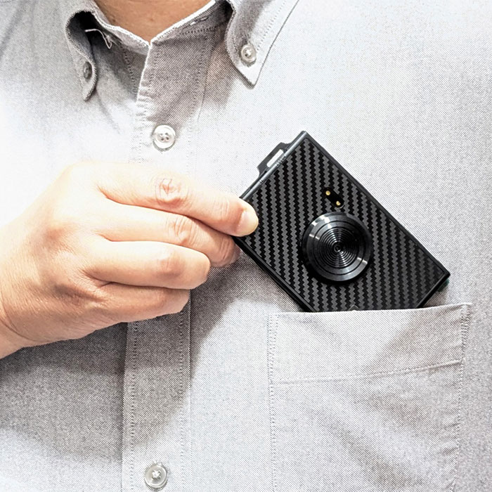 クマザキエイム 超極薄デジタルカメラ 1台