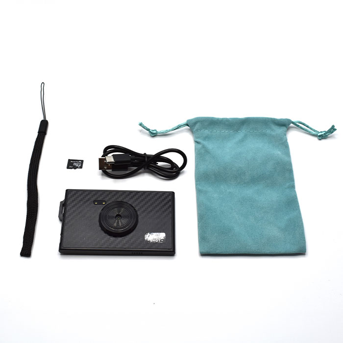 クマザキエイム 超極薄デジタルカメラ 1台