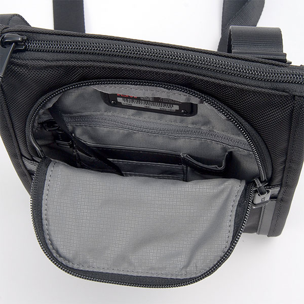TUMI トゥミ ポケットバッグ・スモール ショルダーバッグ TUM02203110-D3 1点