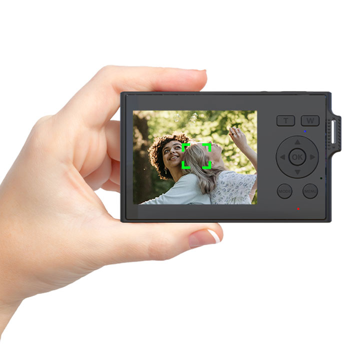 クマザキエイム 超極薄デジタルカメラ 1台