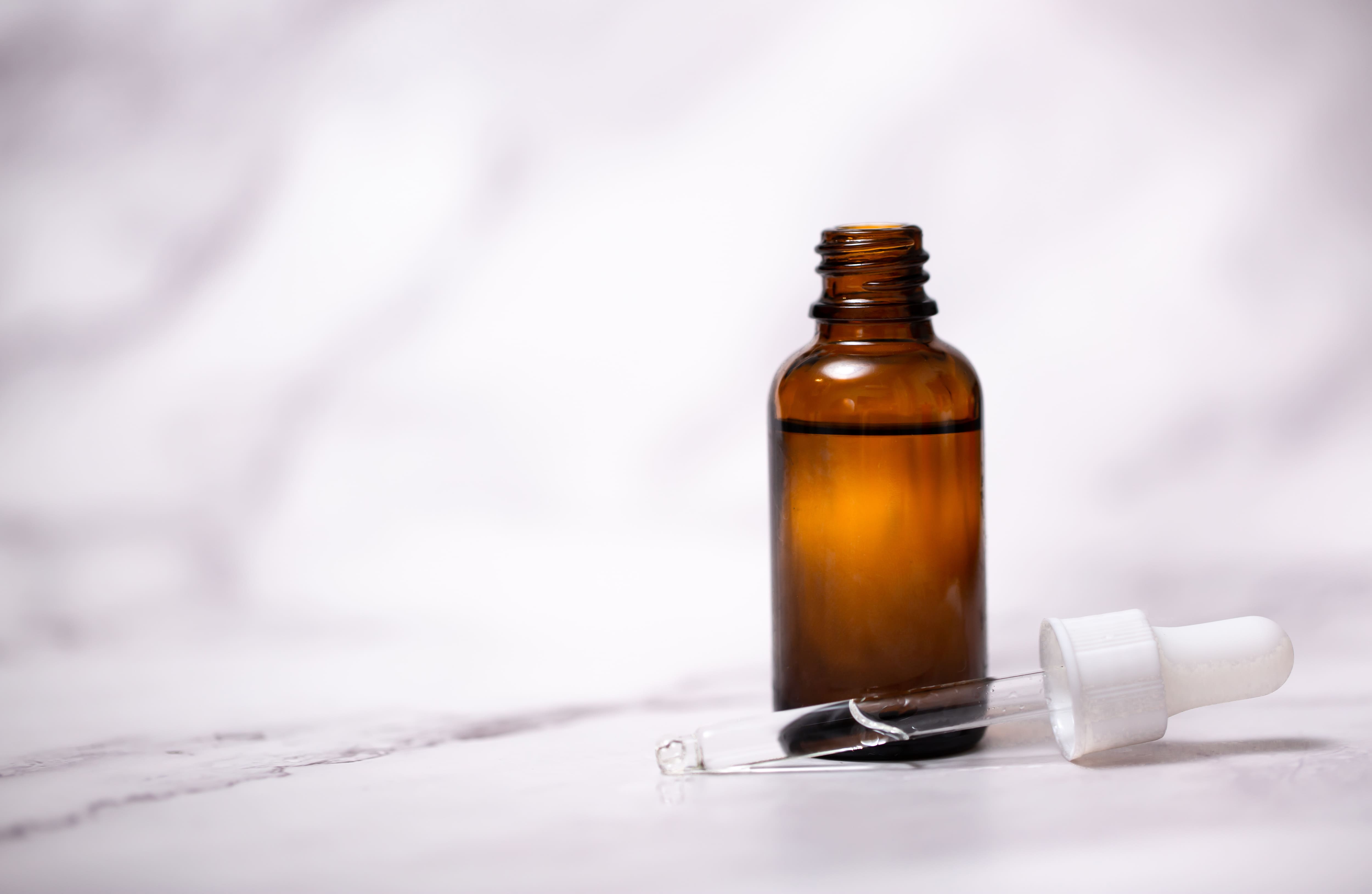 導入美容液（ブースター）と化粧水の違いとは？