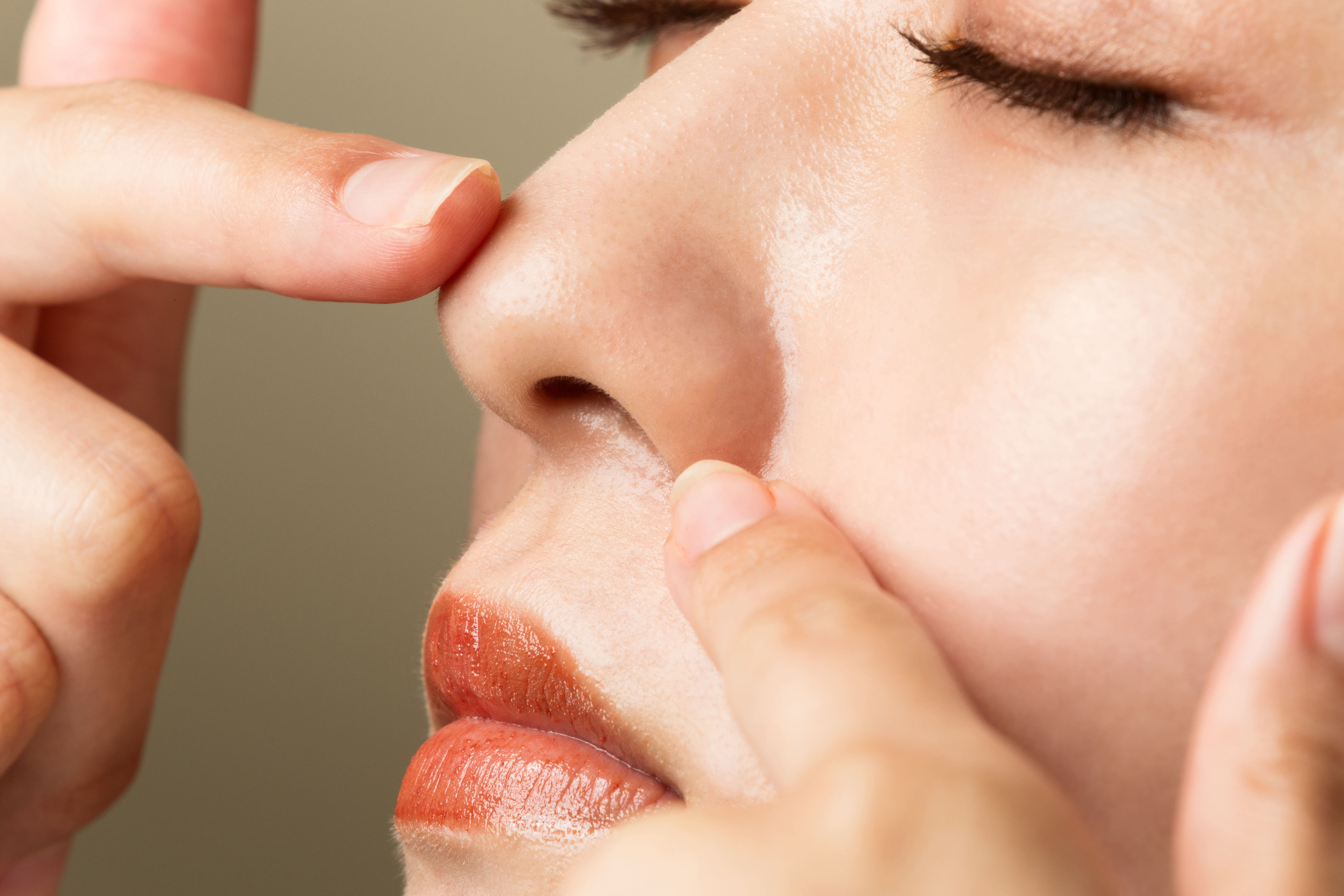 皮脂を抑えるには？テカリ知らずのスキンケア習慣