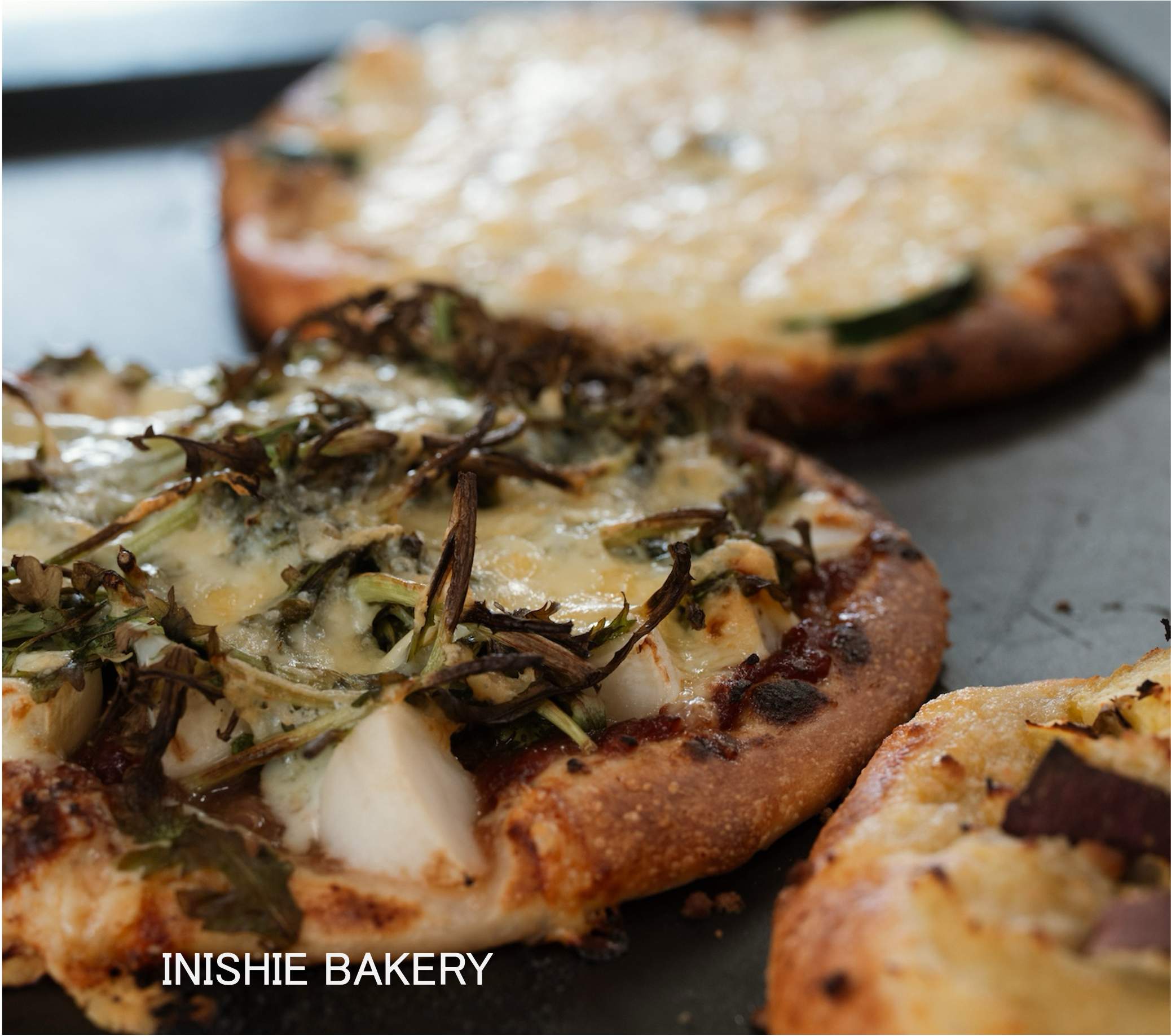 【冷凍・定期便】週替わりピザ6枚セット 1枚約20cm、生地の小麦粉・大豆粉・ごはんのすべて自然栽培　Inishie Bakeryの自然派ピザ