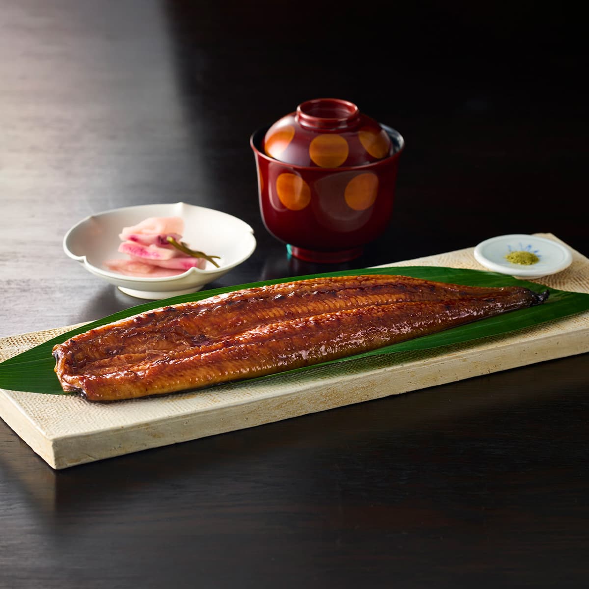 【送料無料】<br>【鰻楽公式限定】母の日セット<br>（長焼1尾＋切身2袋＋お友茶×２）