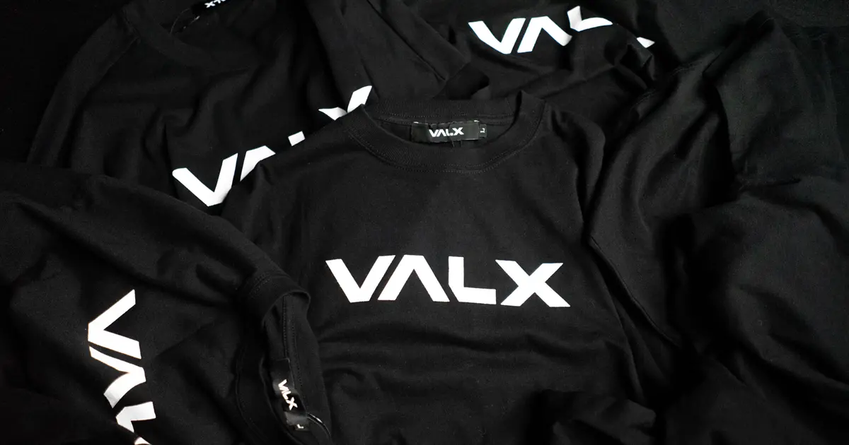VALXロゴ　ロングTシャツ ユニセックス】VALXロゴプリントオーバーサイズTシャツ | プロテイン