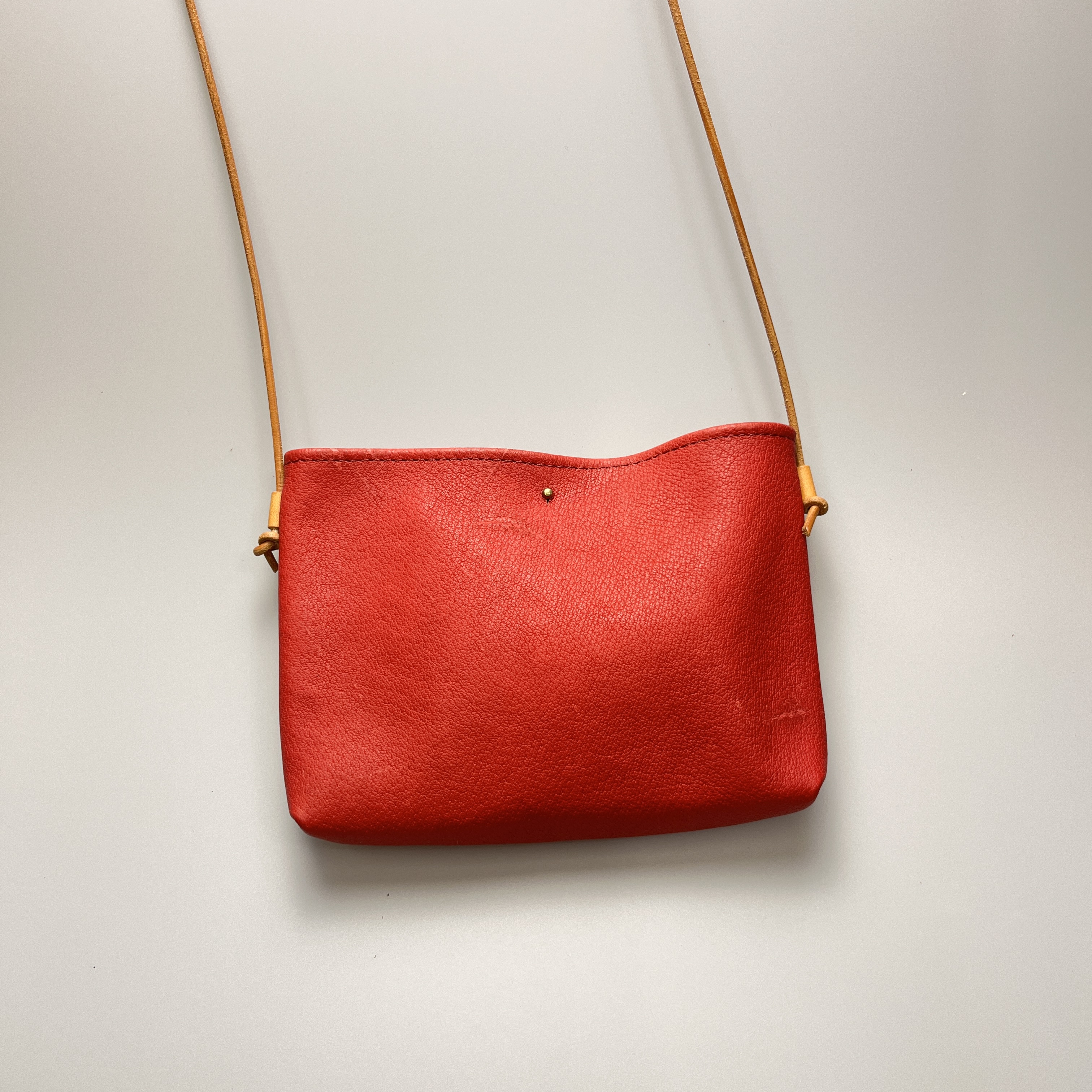 豚革のおでかけシンプルポーチ