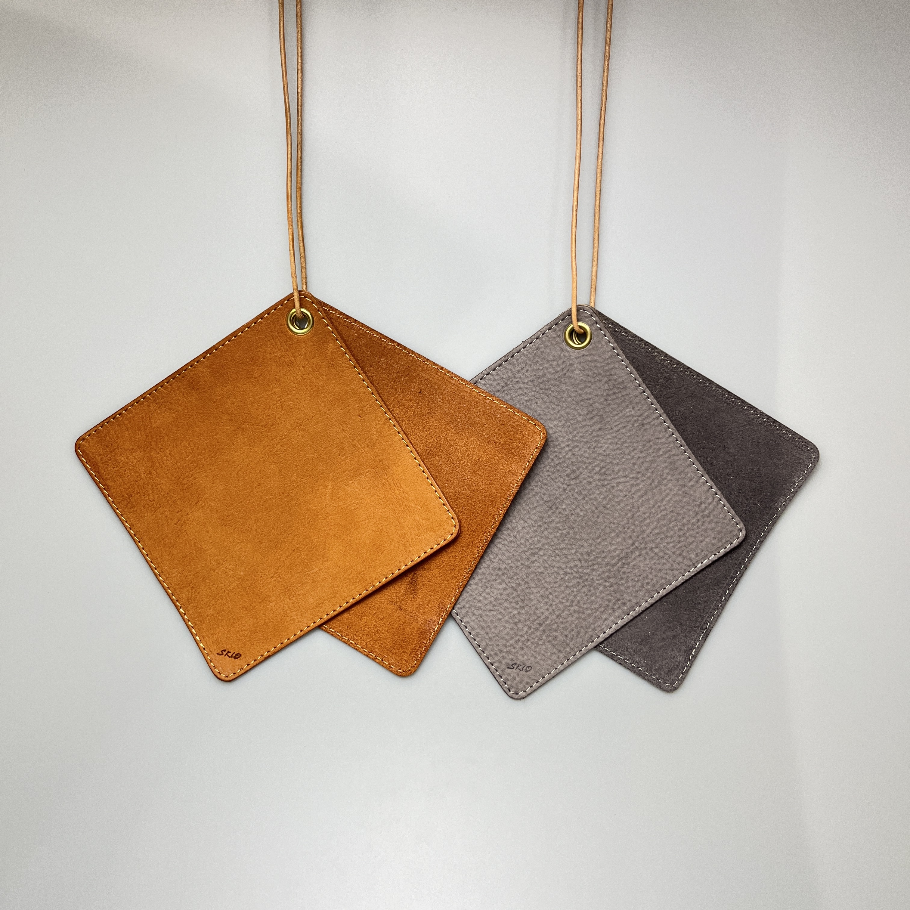 両手で使える！革の鍋つかみ